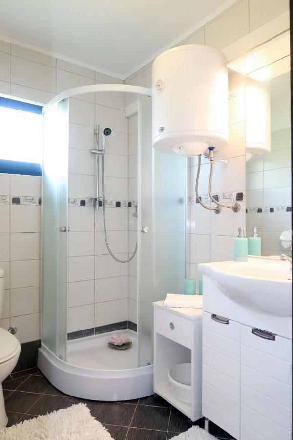 Palit Apartment Kolic - Rab317 By Interhome מראה חיצוני תמונה